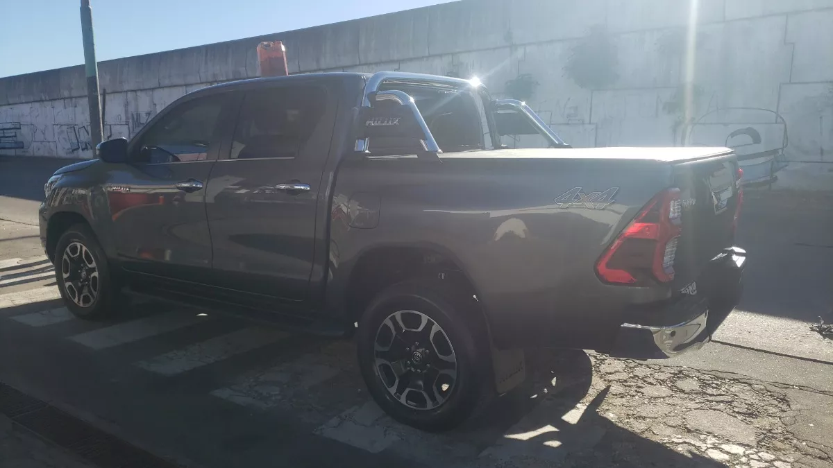 Toyota Hilux 2.8 Cd Srx 177cv 4x4 At