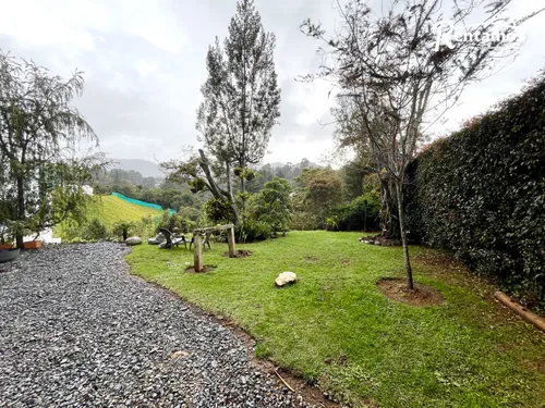 Casa En Venta En Alto Del Escobero. Cod V775211
