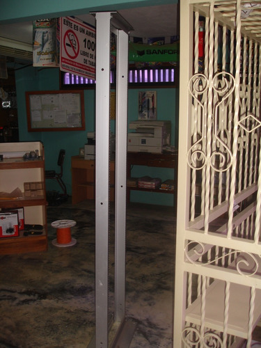 Imagen 8 de 10 de Rack De Piso Abierto De Aluminio De 2.10mts
