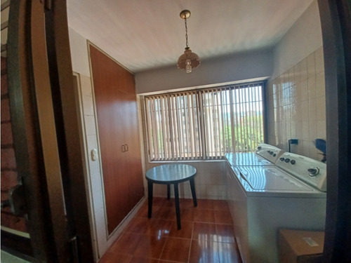 Vendo Apartamento 145m2 4 H/3b/2e La Urbina 5345