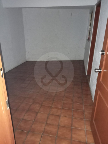 Amplia Casa De 270m2 | 4 Recámaras | 4 Baños | 3 Estacionamientos | Col. Aurora