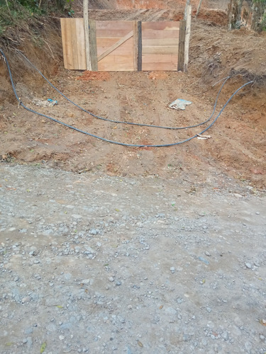 Terreno Com Plato Pronto Pra Construir Próximo Da Represa