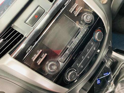 Imagen 12 de 15 de Nissan Np300 Frontier 2.5 Le Std 6 Vel Ac 4x2 2019