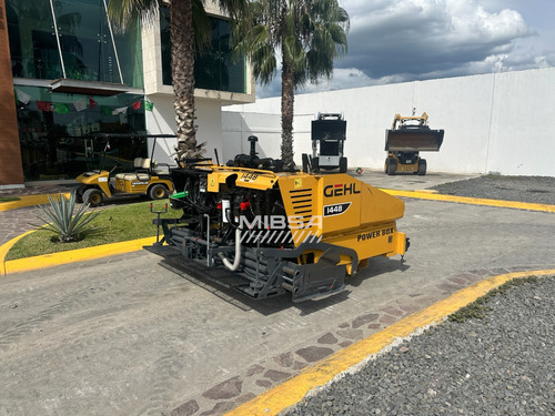 Pavimentadora Gehl 1448/voguele