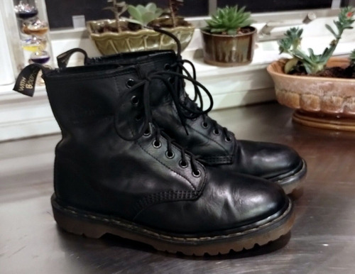 Botas Dr Martens Negra Made In Inglaterra Usada Tall7.5 Uk39