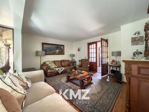 Vende Casa 5d/4b/e De155/360 M2, San Carlos Apoq, Las Condes