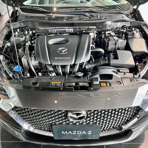 Imagen 2 de 13 de Mazda 2 Touring Sedan At Machine Gray