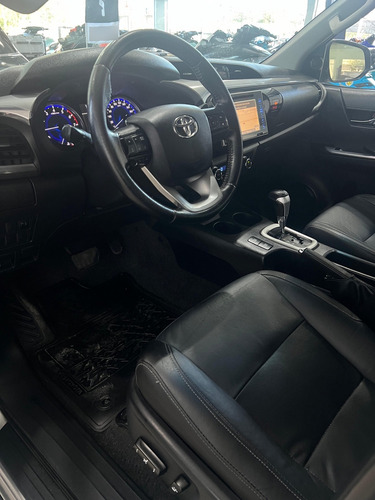 Toyota Hilux 2.7 Srv Cab. Dupla 4x2 Flex Aut. 4p