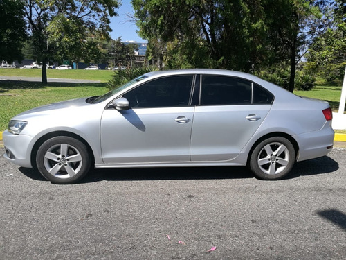 Volkswagen Vento 2.5 Luxury Automático 2013 Gris Cuero Techo