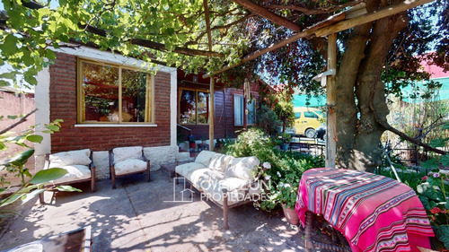 Casa En Venta De 4 Dormitorios Con Gran Terreno De 520 Mts2.