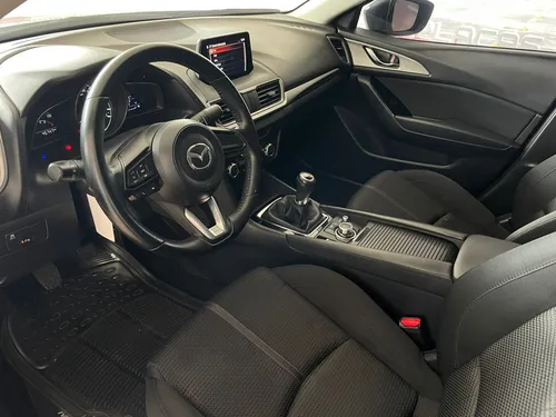 Mazda 3 Sedan 2.0L Touring MT