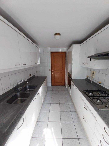 Cómodo Departamento A Pasos Clínica Alemana