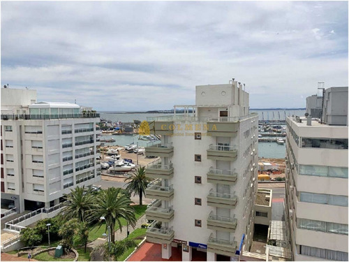 Zona Puerto, 2 Dormitorios, Wifi, Mucamas- Ref: 4026