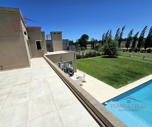Venta De Casa En Terravista Con 4 Habitaciones