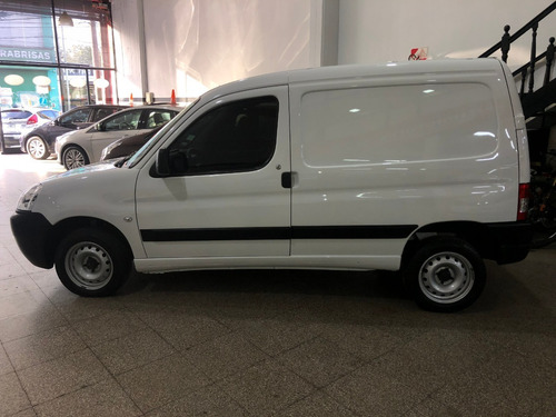 Peugeot Partner 1.6 Furgon Confort Full 2019 Financiamos