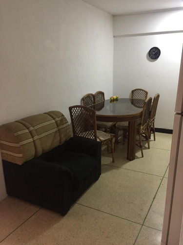 Imagen 6 de 17 de Habitacion En Alquiler Los Dos Caminos Avenida Sucre A Dos Cuadras Del Centro Comercial Millennium A La Altura Locatel