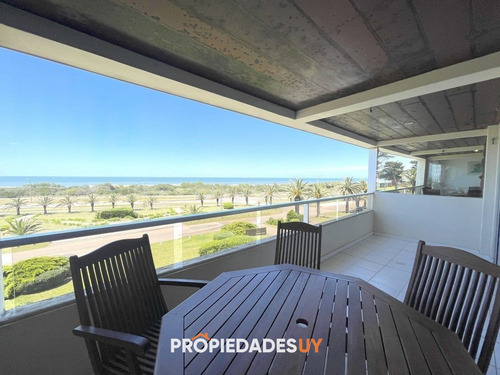Excelente Precio, Dpto. En Primera Linea De Playa Brava - 3 Dorm. + Dependencia