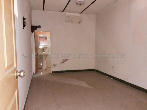 En Venta Casa Ideal Para Fines Comercial  En Coro