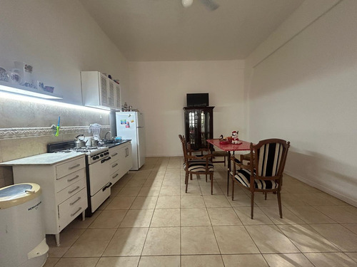 Amplio Ph 2 Ambientes Con Patio Sobre Av. Ader Y Santa Fe
