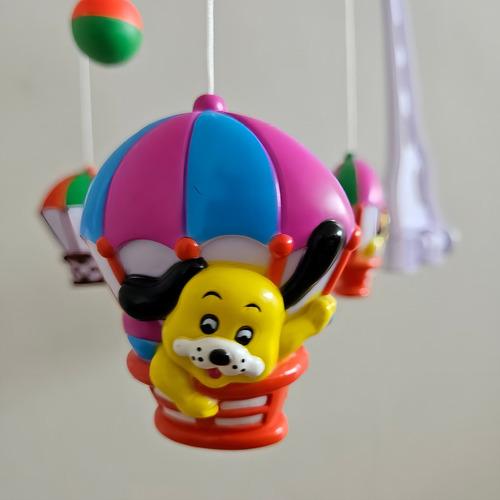 Mobile Bebe Musical Infantil Para Berço - Carrosel Cor Branco