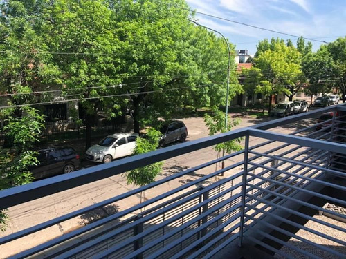Imagen 3 de 16 de Departamento 2 Ambientes En Venta - Con Balcon - Castelar Centro - Proximo Estacion - Permuta
