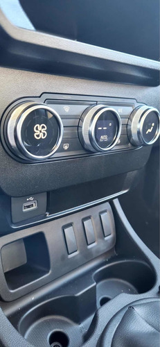 Imagen 18 de 25 de Renault Duster Oroch Outsider 2023 1.3 Turbo