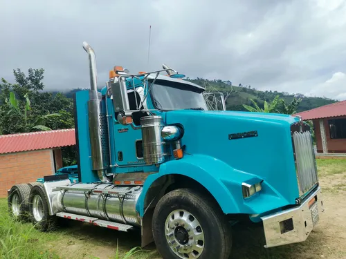 Tractocamion Kenworth T800 Modelo 2012 Color Azul Celeste,