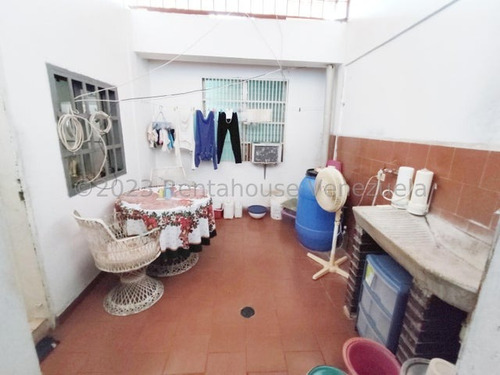 Amplia Casa En Venta Ubicada En Calle Tranquila Y Segura De El Paraíso Cabudare,gabriela C