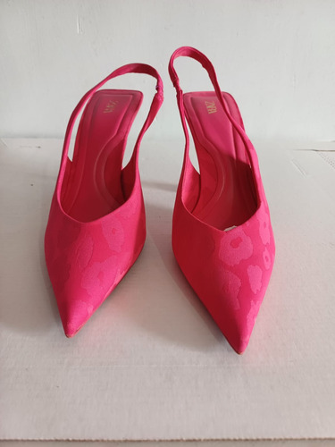Zapatos Zara Rosas Talla 37 Eu. Zapatillas Rosa Chicle 37 Eu.