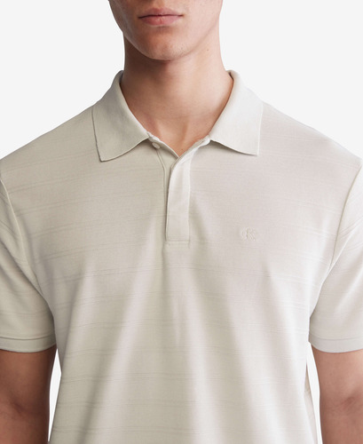 Polo Beige De Hombre Botonadura En Pecho Calvin Klein