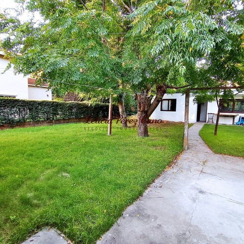 Casa En Venta, Altos Del Pinar, 4 Dormitorios- Ref: 19299