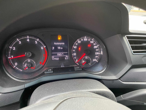 Imagen 8 de 10 de Volkswagen Gol 2020 1.6 Trendline Mt 5 P