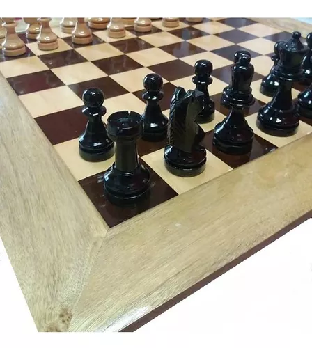 peças de xadrez. o xadrez é um jogo de tabuleiro e um esporte. rei