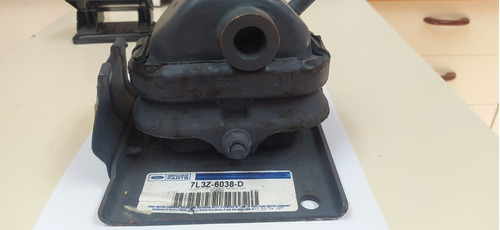 Base De Motor Derecha  Ford Fx4 5.4 05-09