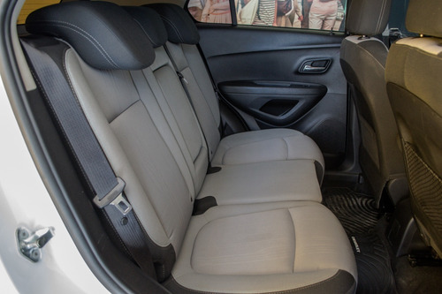 Imagen 13 de 18 de Chevrolet Tracker 2015 1.8 Ltz Fwd Mt 140cv Pfa