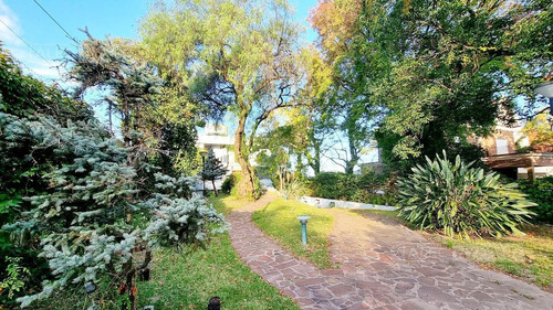 Imagen 3 de 8 de Muy Buen Terreno Con Vista Al Río- La Lucila-libert./rio