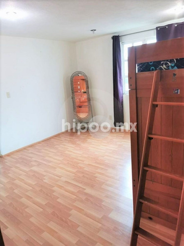 Casa En Renta En Cacalomacan Centro