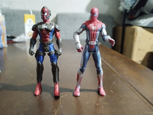 Figuras De Acción Spiderman Armour Hasbro 3 Pulgadas (Usado)