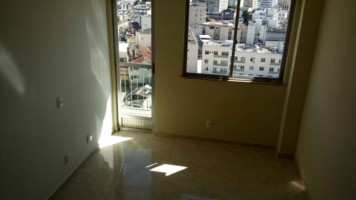 Cobertura À Venda Na Rua Vinte E Quatro De Maio, Méier, Rio De Janeiro - Rj - Liv-4793