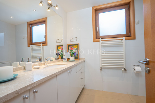 Venta Preciosa Casa Muy Bien Ubicada En Marbella