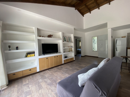 Moderna Casa 3 Ambientes En Barrio Acantilados