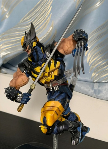 Figura Articulada Wolverine Con Katana Play Arts 28cm