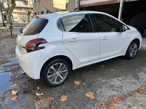 Peugeot 208 1.6 Feline
