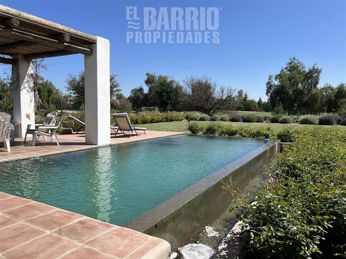 Casa En Venta De 3 Dorm. En Colina