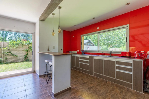 Imagen 13 de 30 de Casa Venta - 1 Dormitorios 2 Baños - 300mts2 Totales - Villa Elisa
