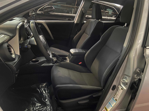 Imagen 10 de 12 de Toyota Rav4 Xle Xle