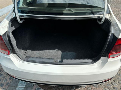 Volkswagen Vento 1.6 Starline At