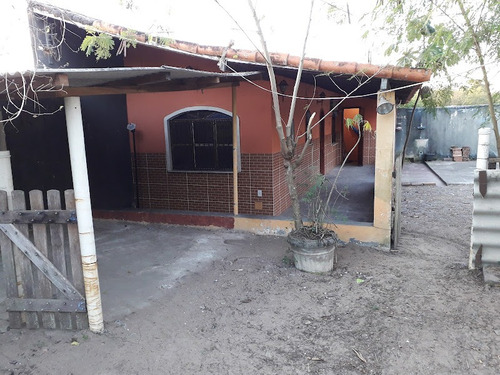Oportunidade Imperdível! Vendo Casa Em Araruama São Vicente Na Região Dos Lagos-rj 1 Quarto-suíte Garagem Coberta(1 Vaga) E Descoberta(3 Vagas) Quintal Grande Com Frutíferas Varandão Em L