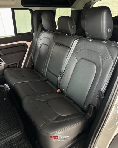 Land Rover Defender P400
