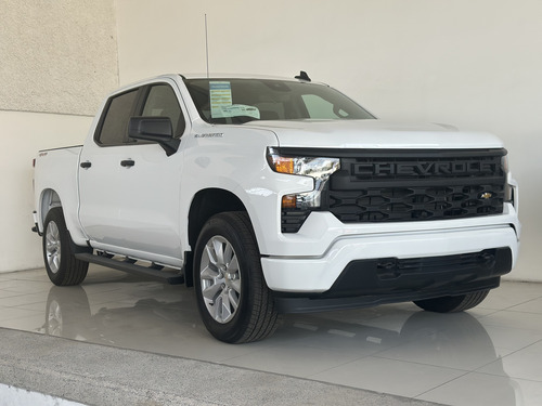 Chevrolet Silverado 5.3 V8 Custom Doble Cabina 4X4 At